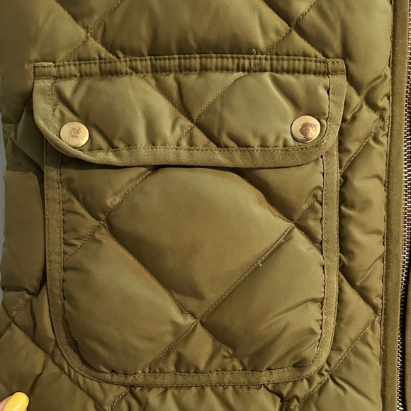 J. Crew Excursion Quilted Down Vest Olive Green XS Cabincore Outdoors Preppy - Picture 3 of 9
